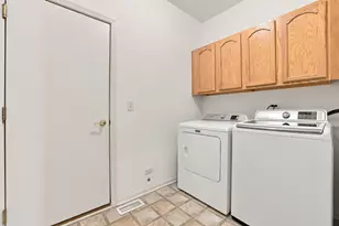 111 Neutrenton Ave, Elgin, IL 60120 - Photo 30