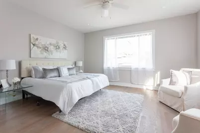 530 E 44th Place, Chicago, IL 60653 - Photo 8