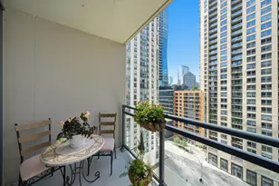 201 N Westshore Dr, Chicago, IL 60601 - Photo 18