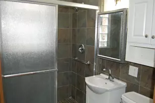 1668 W Edgewater Ave, Chicago, IL 60660 - Photo 6