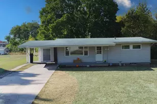 316 N Hartwell St, Gilman, IL 60938 - Photo 2