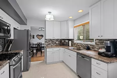 209 Alpine Drive, Vernon Hills, IL 60061 - Photo 8