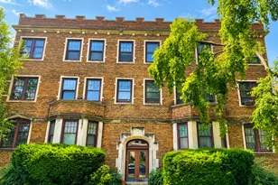 953 E Hyde Park Blvd, Chicago, IL 60615 - Photo 1