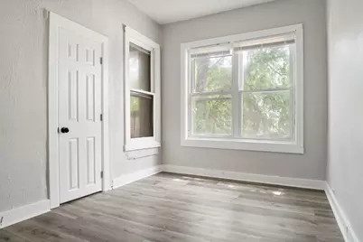 1536 W 70th Street, Chicago, IL 60636 - Photo 12