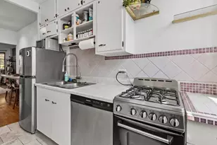 1210 W Jarvis Ave, Chicago, IL 60626 - Photo 8