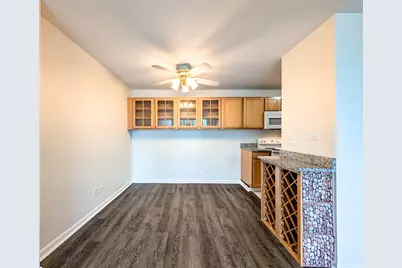 1043 S York Road #406, Bensenville, IL 60106 - Photo 6