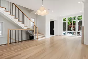 2228 N Southport Ave, Chicago, IL 60614 - Photo 2