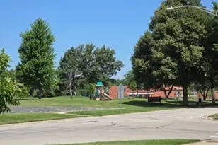 909 S Dryden Pl, Arlington Heights, IL 60005 - Photo 16