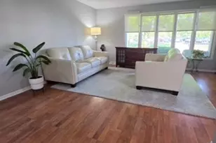 909 S Dryden Pl, Arlington Heights, IL 60005 - Photo 2