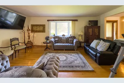 1100 S Cherrywood Drive S, Mount Prospect, IL 60056 - Photo 6