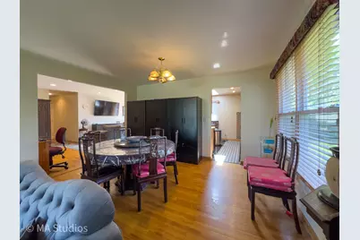 1100 S Cherrywood Drive S, Mount Prospect, IL 60056 - Photo 8