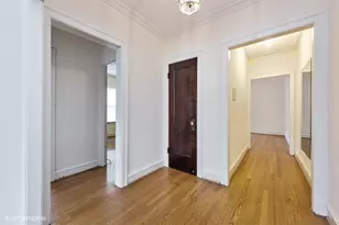 545 Hinman Ave, Evanston, IL 60202 - Photo 4