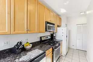 2609 W Gunnison St, Chicago, IL 60625 - Photo 8