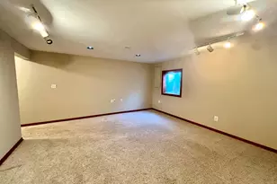 1172 Rose Dr, Sycamore, IL 60178 - Photo 22