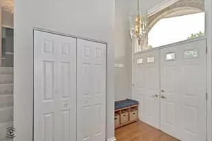 11621 Brookshire Dr, Orland Park, IL 60467 - Photo 2