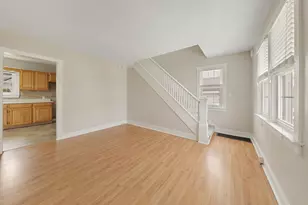 1012 1/2 W Lafayette St, Ottawa, IL 61350 - Photo 2