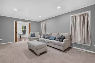 938 Stonehaven Ct, Elgin, IL 60124 - Photo 12