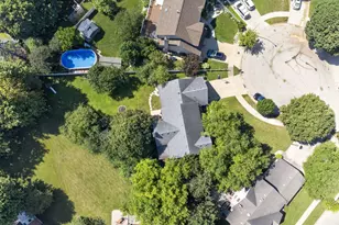 938 Stonehaven Ct, Elgin, IL 60124 - Photo 8