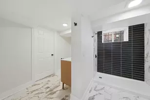 8801 S Clyde Ave, Chicago, IL 60617 - Photo 18