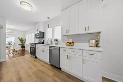 8801 S Clyde Avenue, Chicago, IL 60617 - Photo 8