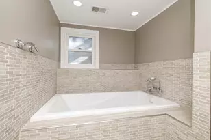 245 Montclare Ln, Wood Dale, IL 60191 - Photo 24