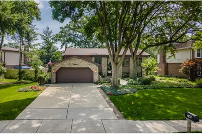 245 Montclare Lane, Wood Dale, IL 60191 - Photo 2