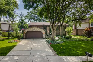 245 Montclare Ln, Wood Dale, IL 60191 - Photo 2