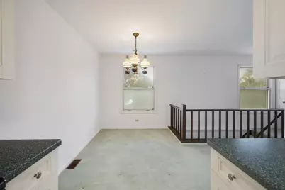 784 Leicester Road, Elk Grove Village, IL 60007 - Photo 12