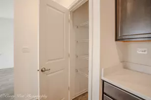 930 Fitzwilliam Wy, North Aurora, IL 60542 - Photo 34