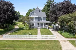344 Flagg St, Paw Paw, IL 61353 - Photo 2