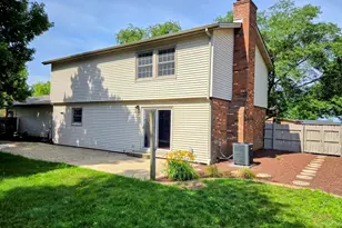 610 Dorset Cir, Saint John, IL 61873 - Photo 4