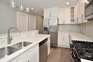 336 E Russell St, Barrington, IL 60010 - Photo 4