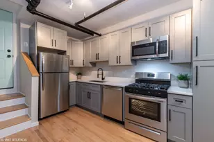 2839 N Sawyer Ave, Chicago, IL 60618 - Photo 2