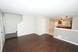 2017 Grayhawk Dr, Aurora, IL 60503 - Photo 6