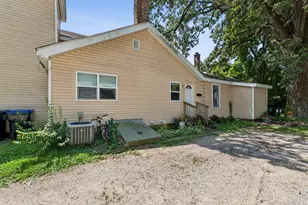 408 N Joliet St, Wilmington, IL 60481 - Photo 2