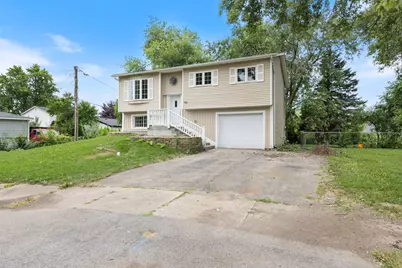 105 Cedarwood Court, Bolingbrook, IL 60440 - Photo 2
