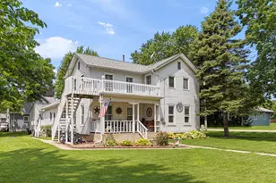 221 Castle St, Sandwich, IL 60548 - Photo 1