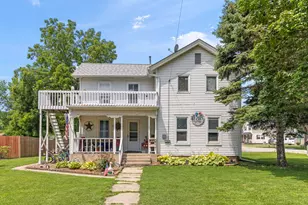 221 Castle St, Sandwich, IL 60548 - Photo 2