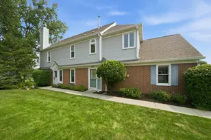 150 Inverness Ct, Elk Grove Village, IL 60007 - Photo 2