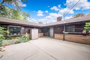 10 Hollycourt Terrace, Lake Zurich, IL 60047 - Photo 4