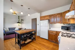3548 W Belle Plaine Ave, Chicago, IL 60618 - Photo 6