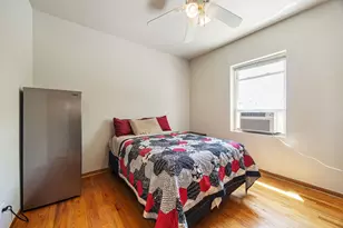 3548 W Belle Plaine Ave, Chicago, IL 60618 - Photo 10
