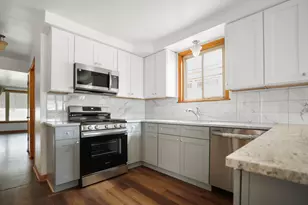 9530 S Union Ave, Chicago, IL 60628 - Photo 4