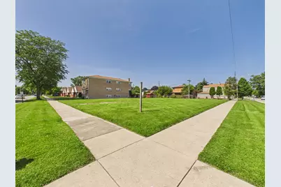 1634 N 32nd Avenue, Melrose Park, IL 60160 - Photo 4