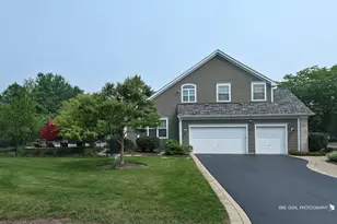 8106 Boulder Ct, Long Grove, IL 60047 - Photo 2