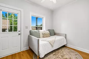 2152 W Ainslie St, Chicago, IL 60625 - Photo 12
