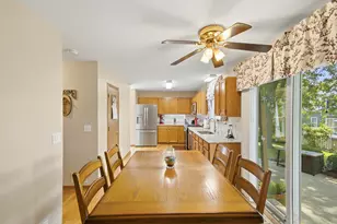 14 W Country Walk Dr, Round Lake Beach, IL 60073 - Photo 16
