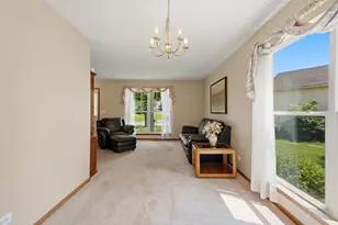 14 W Country Walk Dr, Round Lake Beach, IL 60073 - Photo 8