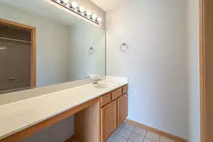 2239 Reflections Dr, Aurora, IL 60502 - Photo 12