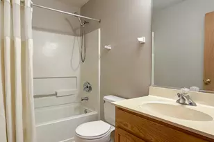 2239 Reflections Dr, Aurora, IL 60502 - Photo 16
